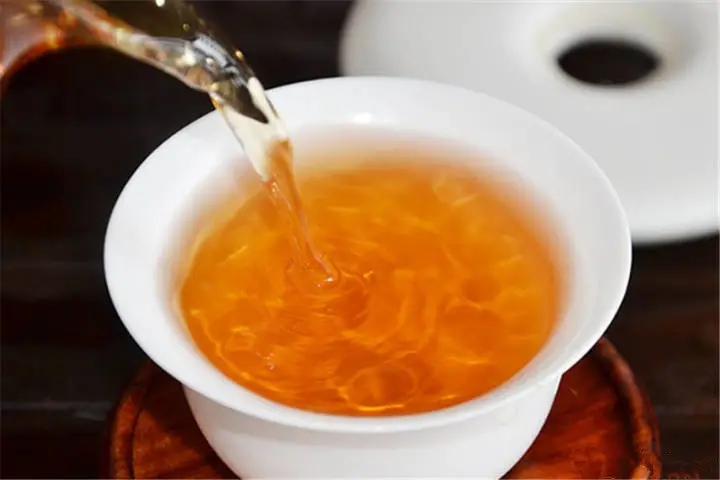 普洱生茶的十種湯色，教你一眼識別?