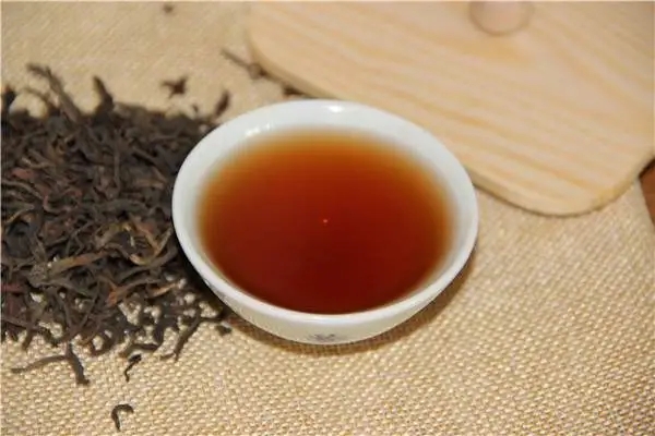 年輕人喝普洱茶是生茶好還是熟茶好？該怎么選擇？