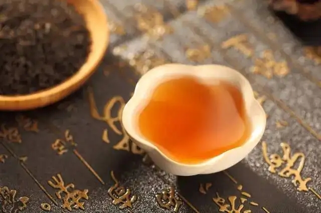 茶喝起來有點(diǎn)酸是不是變質(zhì)了？