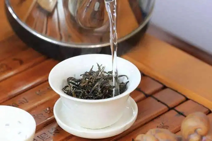 普洱茶話丨自來(lái)水、礦泉水、純凈水，哪種泡茶更好喝？