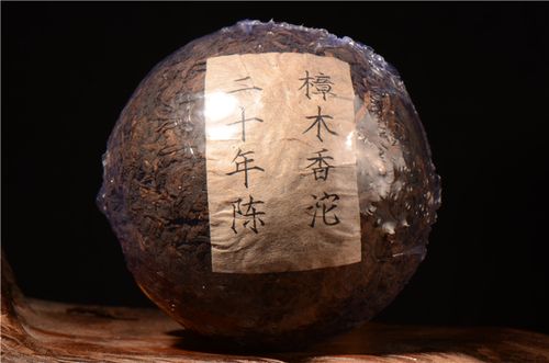 收藏普洱茶，應(yīng)選擇知名品牌還是小品牌？